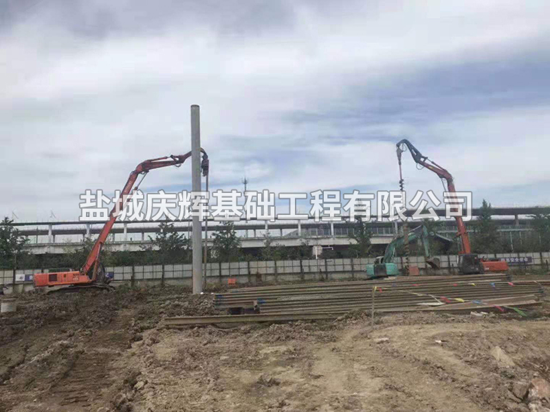 引孔旋挖机